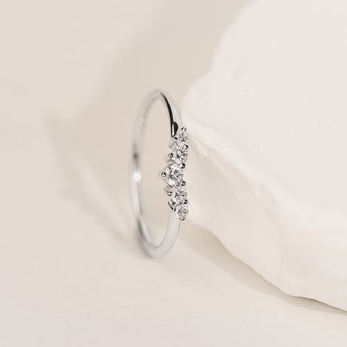 Ring mit einem leichten Ausschnitt Myles