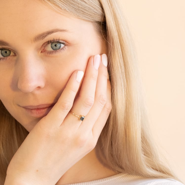 Goldener Ring mit Salt and Pepper Diamanten Emilis 100979