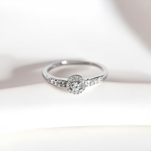Goldener Halo Ring mit Lab Grown Diamanten Mourise