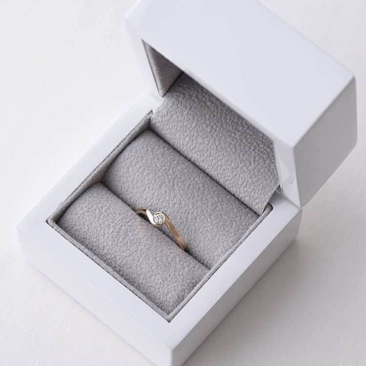 Goldener Verlobungsring mit Diamant Etaly 74845