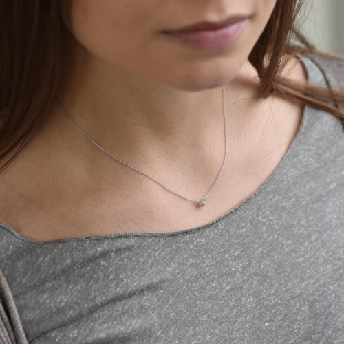 Goldene Halskette mit grauem Diamanten-Tropfen Vebrina