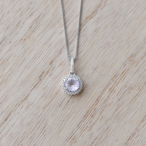 Silberne Halo-Anhänger mit Rosenquarz Atia
