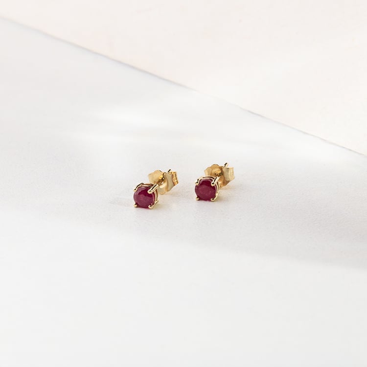 Silberne Ohrstecker mit Rubinen mit Auswahl der Größe Franci 147733