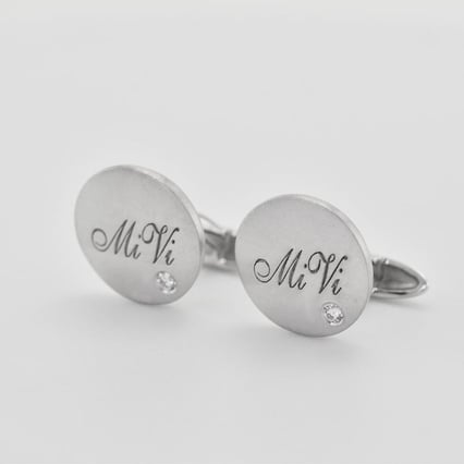 Mannschettenknöpfe aus Gold mit Gravur und Diamanten Hades