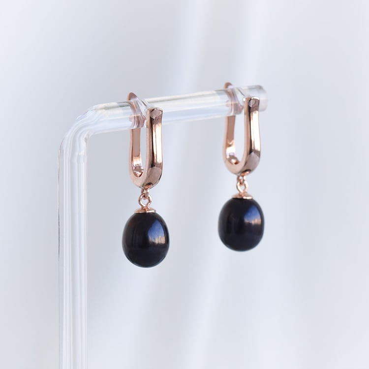 Vergoldete Ohrringe mit schwarzen Perlen Moishe 87954