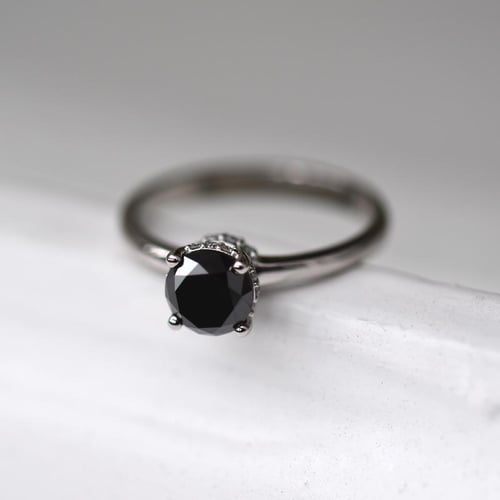 Verlobungsring mit schwarzem und weißen Diamanten Xela