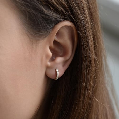 Elegante Gold Creolen mit Lab Grown Diamanten Gomati