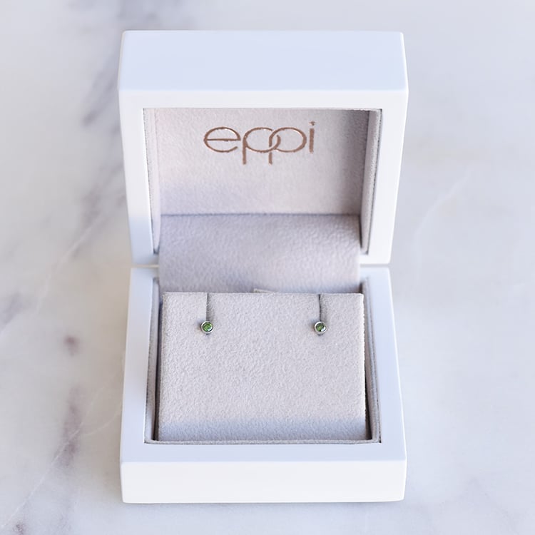 Bezel Ohrringe aus Platin mit grünen Diamanten Tofine 90076