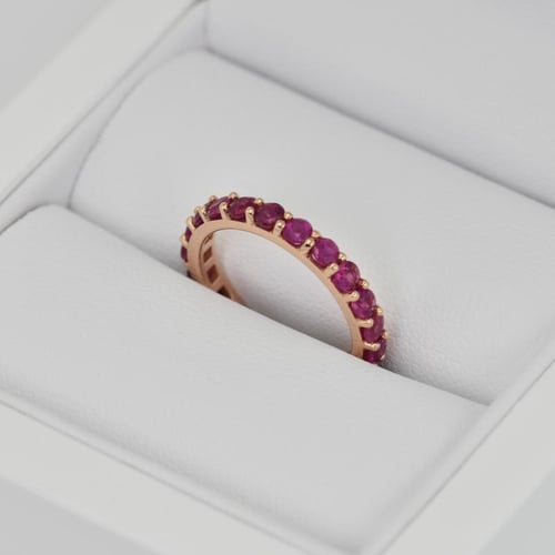 Goldener Memoryring mit Rubinen Brites