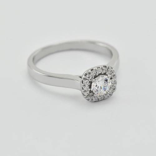 Verlobungsring mit Lab Grown Diamanten im Halo-Stil Reley