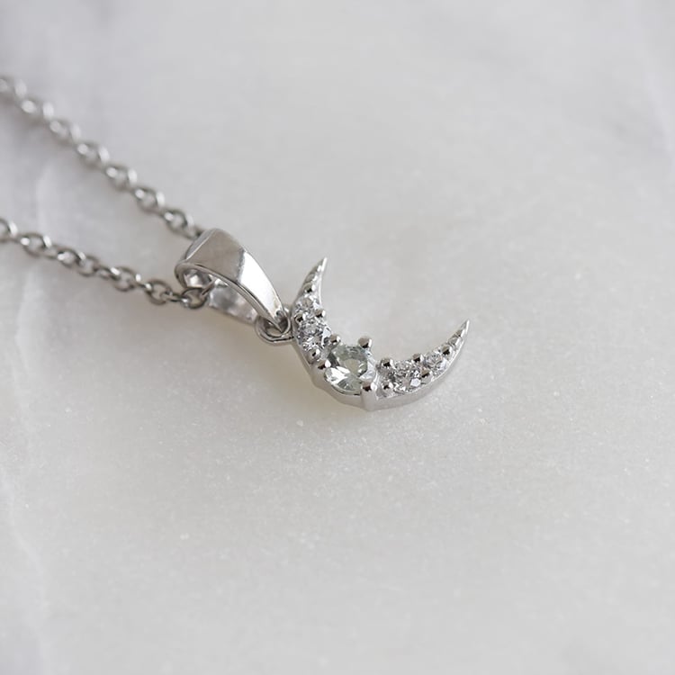 Silberner Anhänger mit Saphir 92151