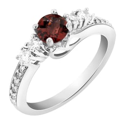 Romantischer Ring mit Granaten und Zirkonia Tereza