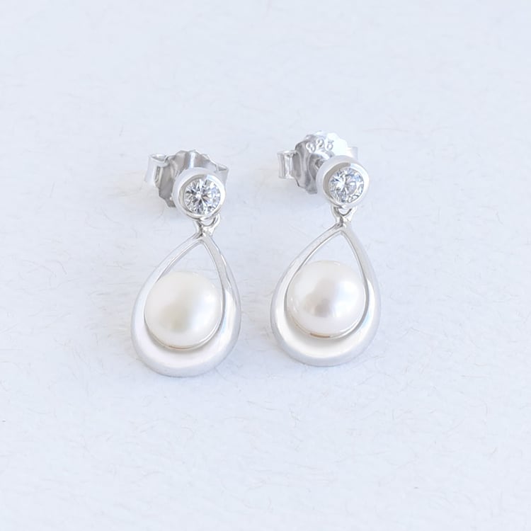 Silberne Perlenohrringe mit Zirkonia Dominia 96437