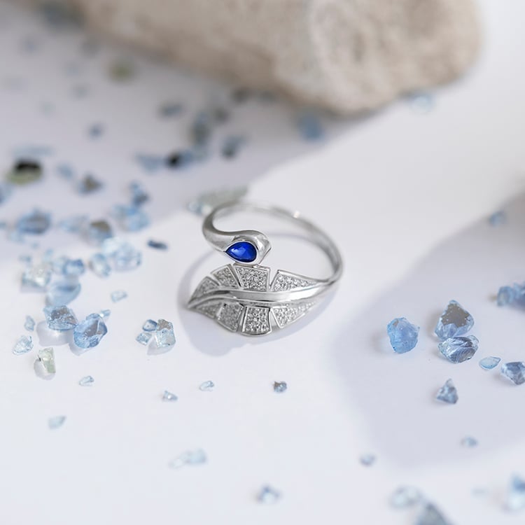 Silberner Ring in Blattform Adelio 109357