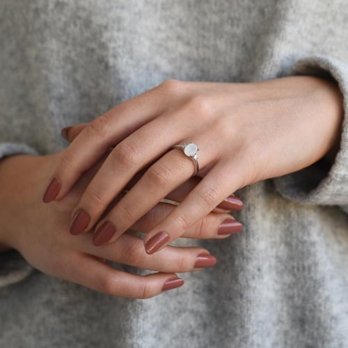 Goldring mit Mondstein und Moissanit Letty