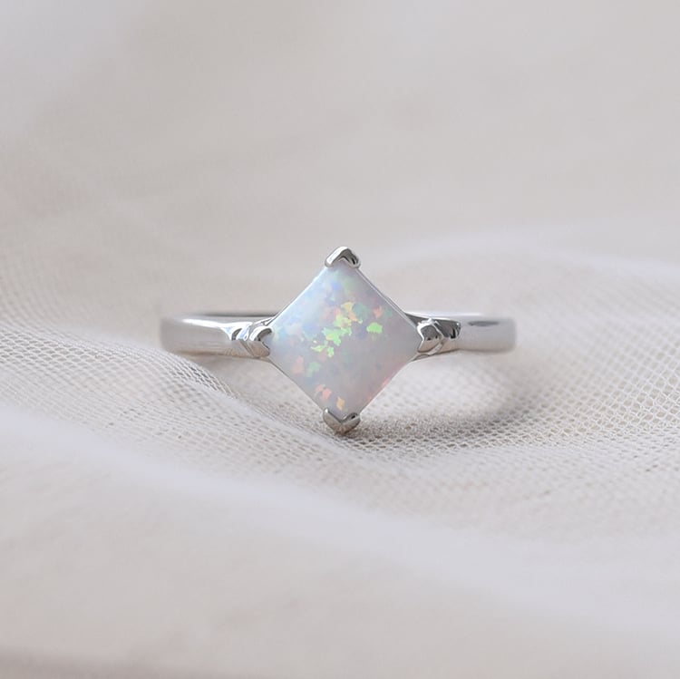 Ring mit Opal 72309