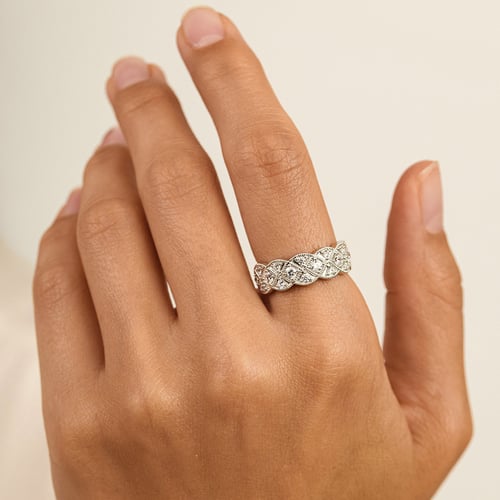 Verzierter Goldring mit Diamanten Ruben