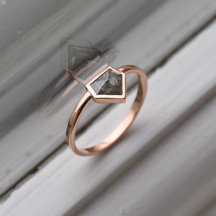 Ring mit Salt and Pepper Diamant Vilma 71673