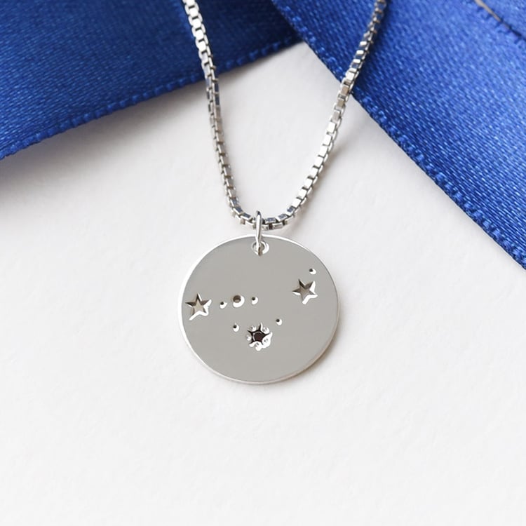 Silberner Anhänger mit Sternbild und Edelstein Nyala 90035