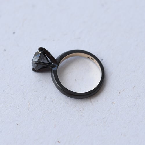 Schwarzer Goldring mit Ruthenium und 2ct Diamant Harley