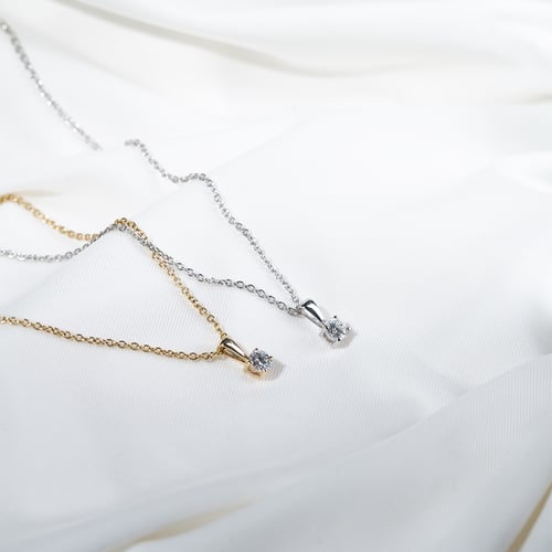 Anhänger mit Diamant und vier Krappen Alexen