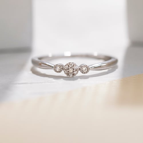 Minimalistischer Diamantring Knott