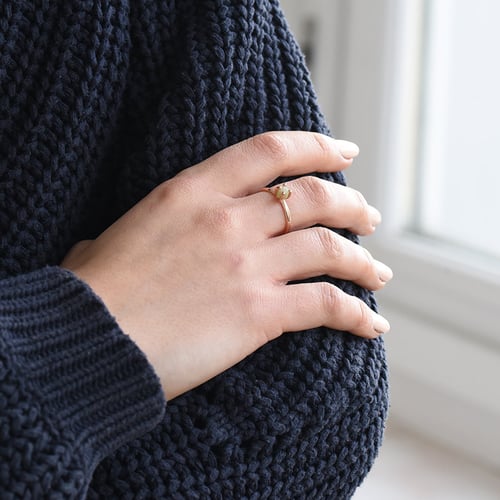 Goldring mit ungeschliffenen Diamant in gelb Nemy