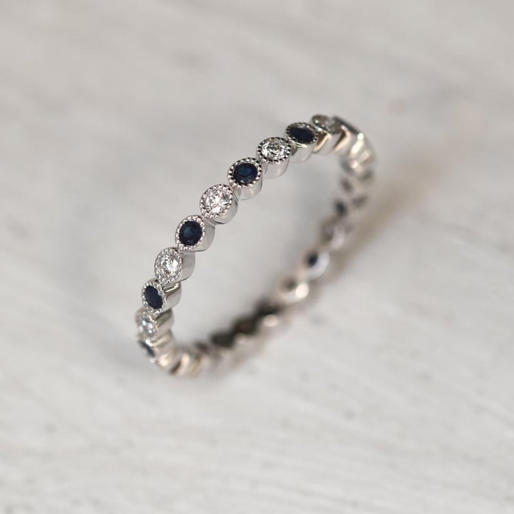 Goldener Memoryring mit Diamanten und blauen Saphiren Catalin 46299