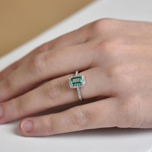 Wunderschöner Smaragd-Ring aus 750 Gold mit Diamanten Cheniah