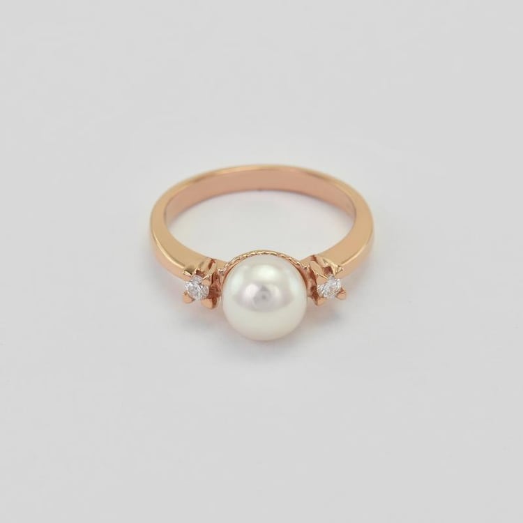 Eleganter Verlobungsring mit Perle und Diamanten 30839