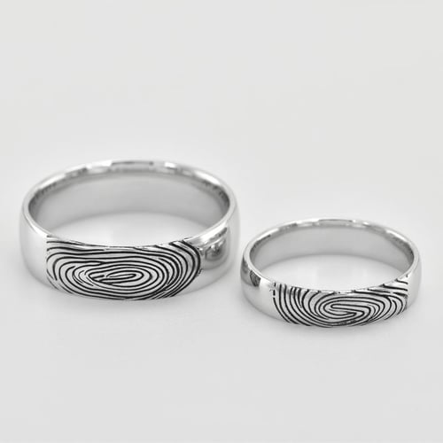 Trauringe aus Platin mit Ihrem Fingerabdruck Hiale