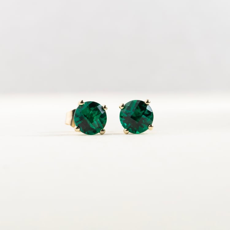 Goldene Ohrstecker mit Smaragden Hulda 146501