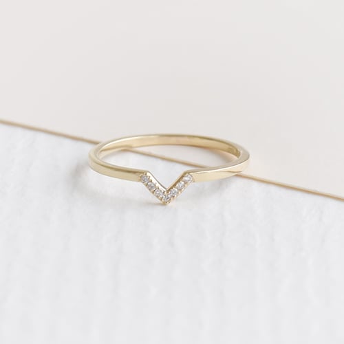 Goldring mit Diamanten aus Gold Suria