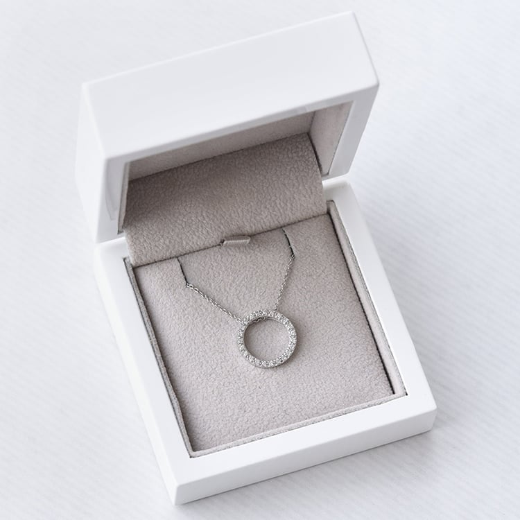 Silberner Karma-Anhänger mit Lab Grown Diamanten Hallie 104274