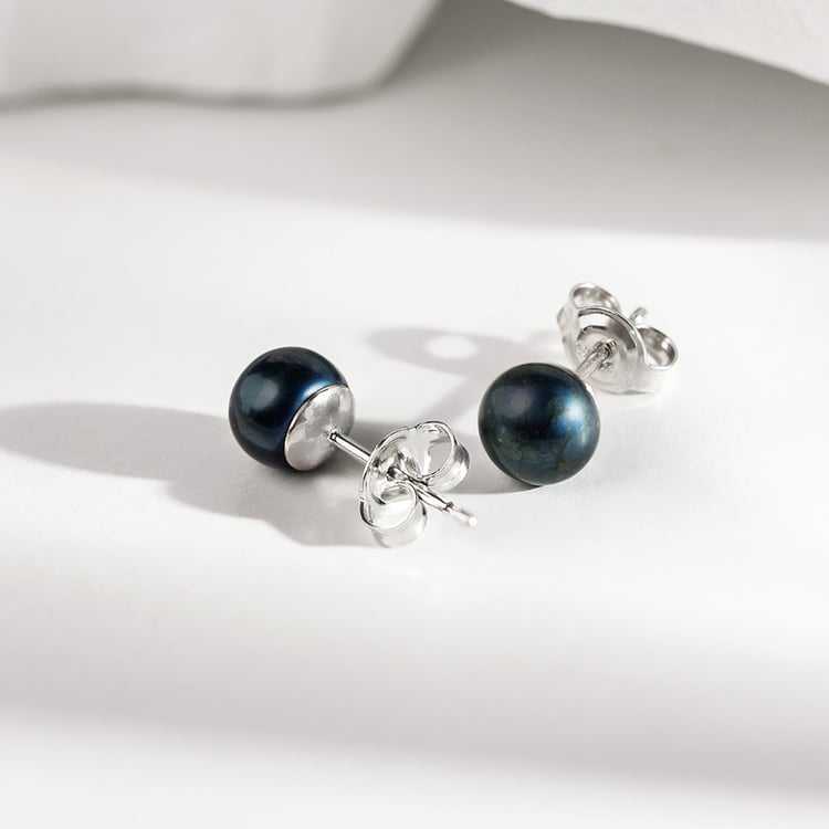 Silberne Ohrstecker mit schwarzen Perlen 158384