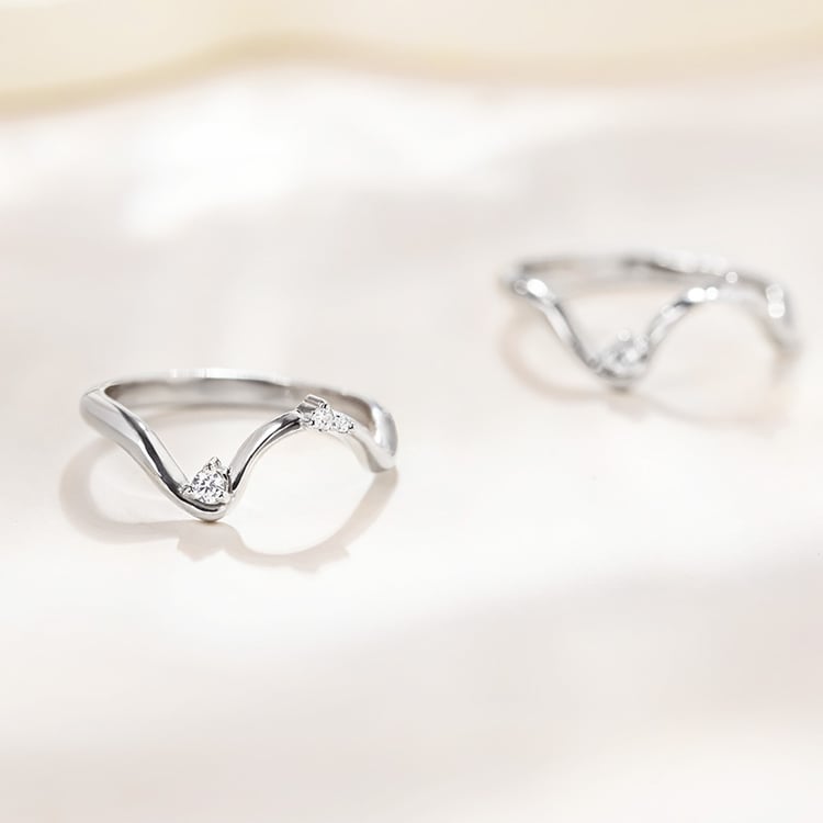 Origineller gewellter Ehering 155029