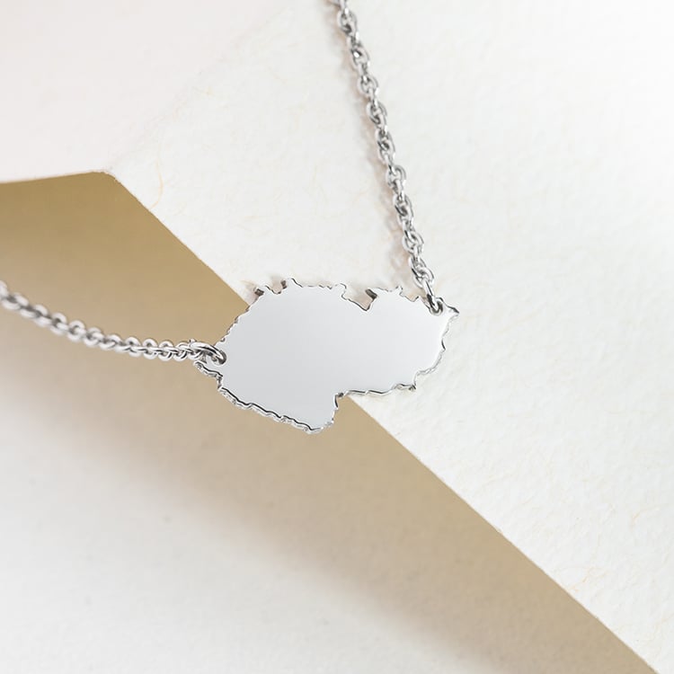 Silberne Kette und Anhänger in Form der Tschechischen Republik 147754