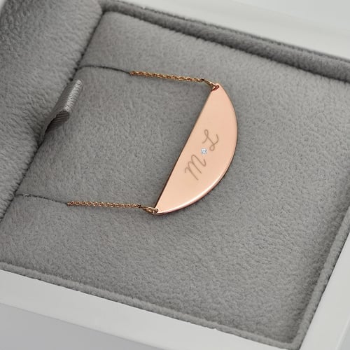 Goldener Halbmond mit Gravur Ihrer Wahl Liviane