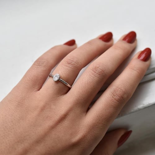 Verlobungsring mit ovalem Diamanten Princeta