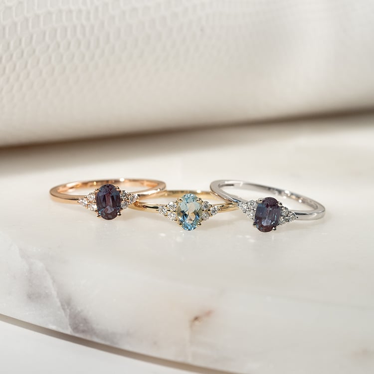 Verlobungsring mit Alexandrit und Diamanten Sheldo 134051