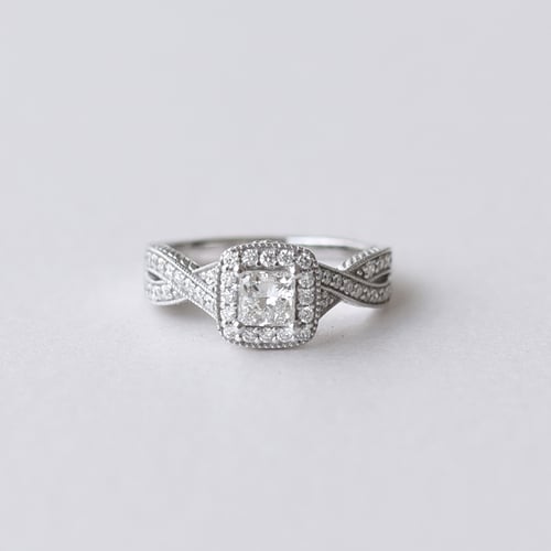 Wunderschöner Diamantring mit Princess Diamanten
