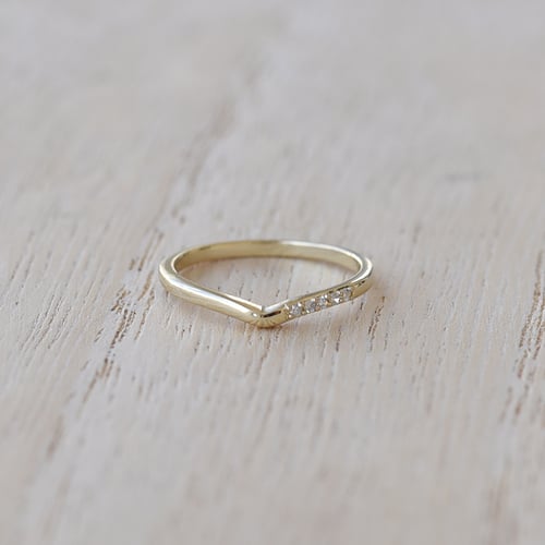 Memoire Ring in V-Form mit Diamanten Annelisa