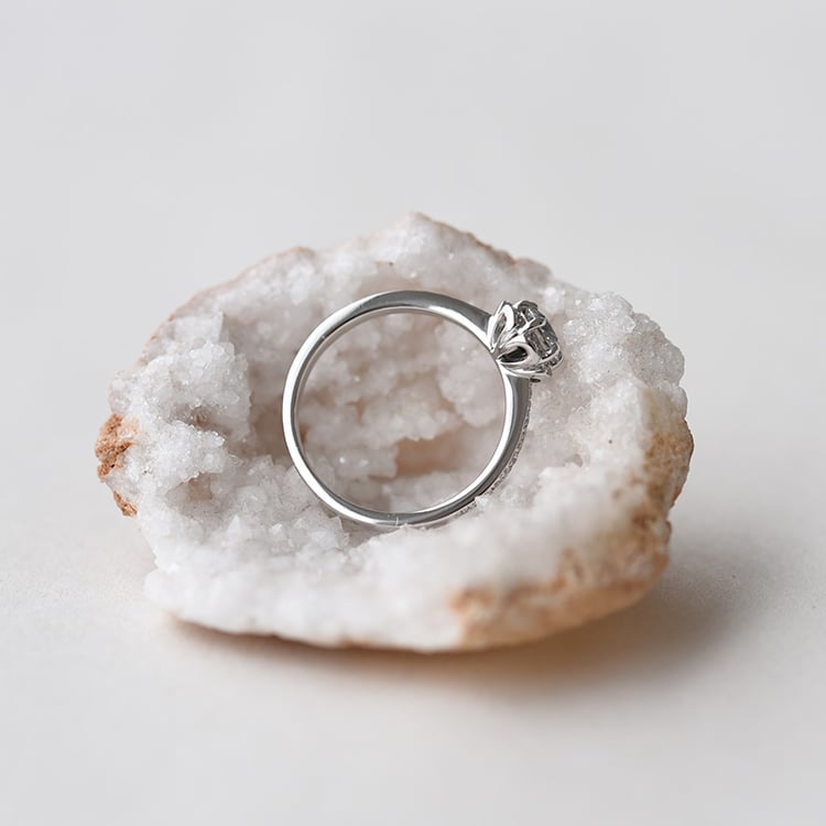 Verlobungsring mit Lab Grown Diamanten in Blumenform Katalin 66046