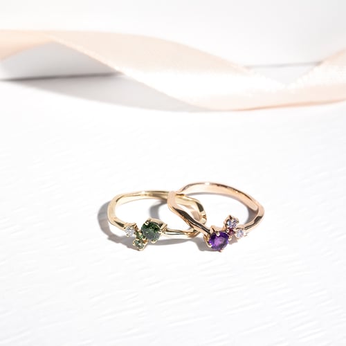 Cluster Ring mit grünem Diamanten und Edelsteinen Roche