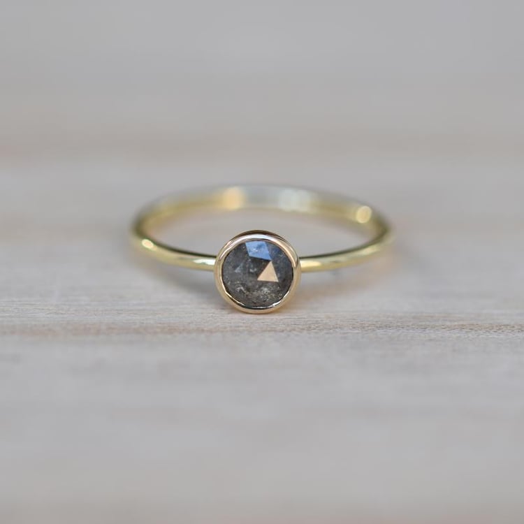 Ring mit Salt and Pepper Diamant Fermie 50220