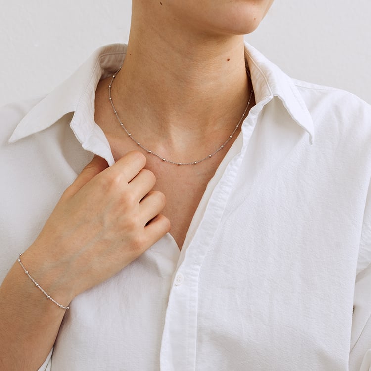 Silberne Kette mit Kugeln 45 cm 129916