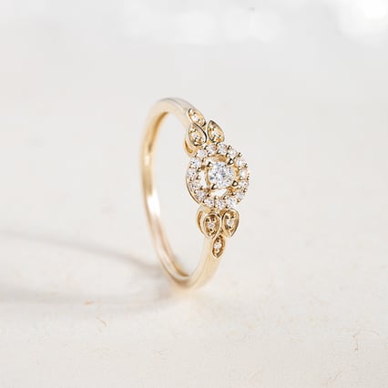 Goldener Halo Ring mit Lab Grown Diamanten Avila