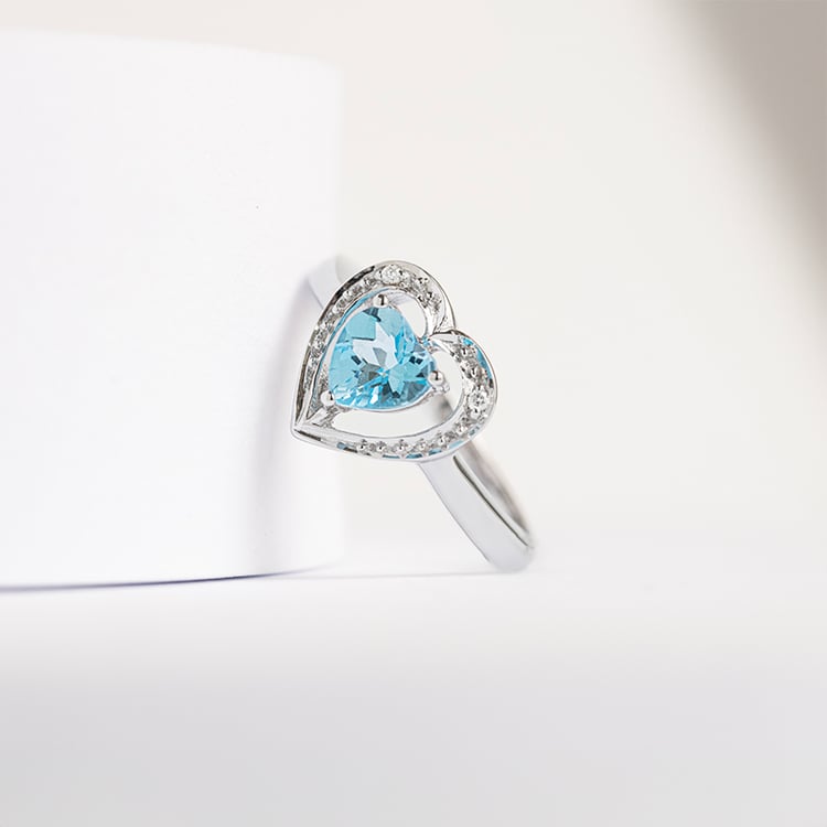 Goldener Ring mit Schweizer Topas in Herzform und Diamanten Liola 144194