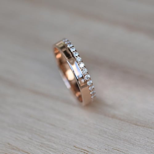 Goldener Eternity-Ring mit Lab Grown Diamanten Hevanna