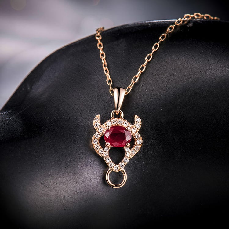 Anhänger mit Rubin im Sternzeichen Stier mit Diamant Toro 18366